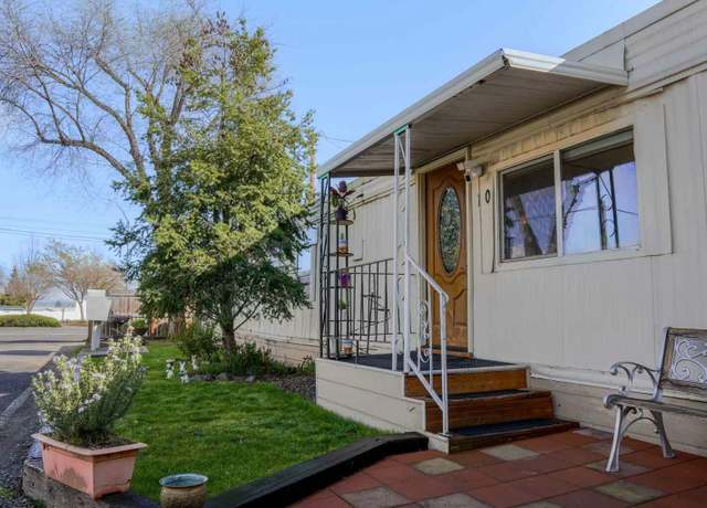Property at 833 W Jackson St Spc 10, Medford, OR 97501, 3 beds, 1 bath