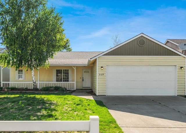 Property at 2129 SW 35th St, Redmond, OR 97756, 4 beds, 2 baths