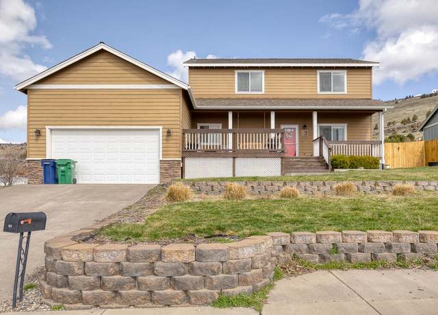 Property at 865 Westview Dr, Klamath Falls, OR 97603, 3 beds, 2.5 baths