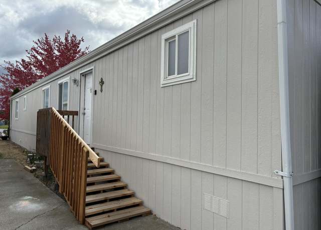 Property at 450 SW Roosevelt St #12, Madras, OR 97741, 3 beds, 2 baths