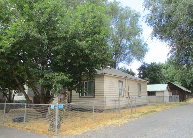 Property at 920 Martin St, Klamath Falls, OR 97601, 2 beds, 1 bath
