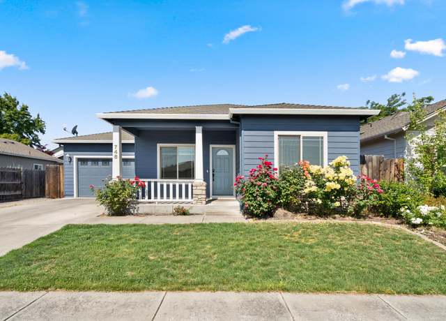 Property at 748 Ivern Dr, Central Point, OR 97502, 3 beds, 2 baths