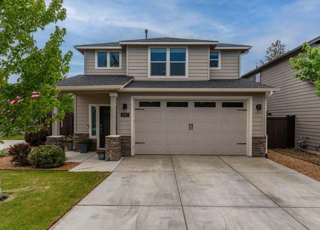 Property at 1967 NE Cliff Dr, Bend, OR 97701, 3 beds, 2.5 baths