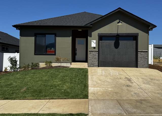 Property at 652 Terrazzo Way, Medford, OR 97501, 3 beds, 2 baths