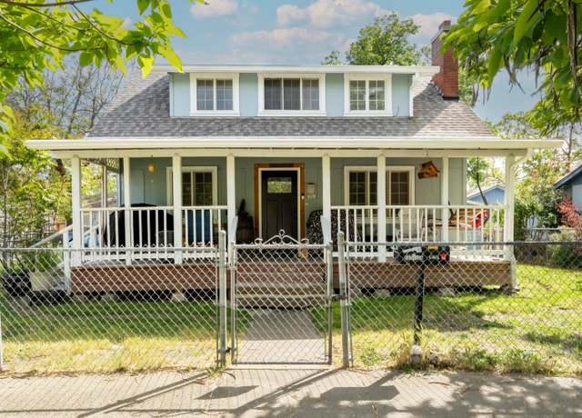 Property at 419 NW D St, Grants Pass, OR 97526, 5 beds, 2.5 baths