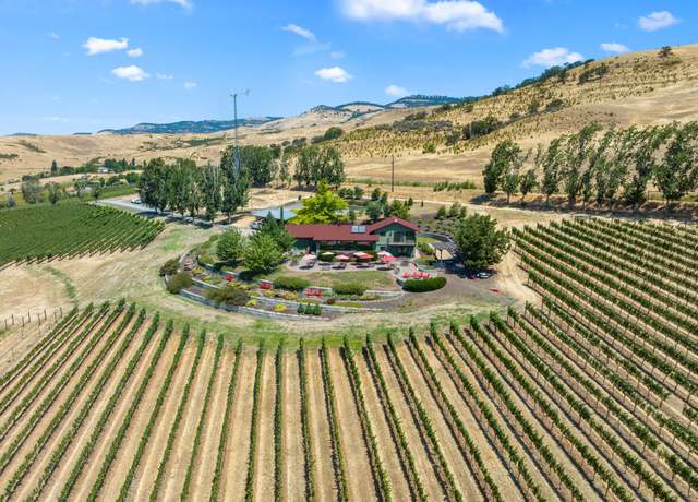 Property at 1320 N Mountain Ave, Ashland, OR 97520, 3 beds, 4.5 baths