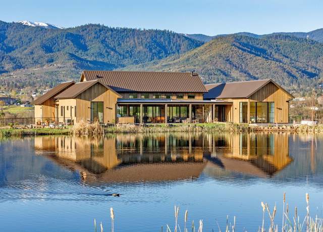 Property at 245 Majestic Ln, Ashland, OR 97520, 4 beds, 4.5 baths