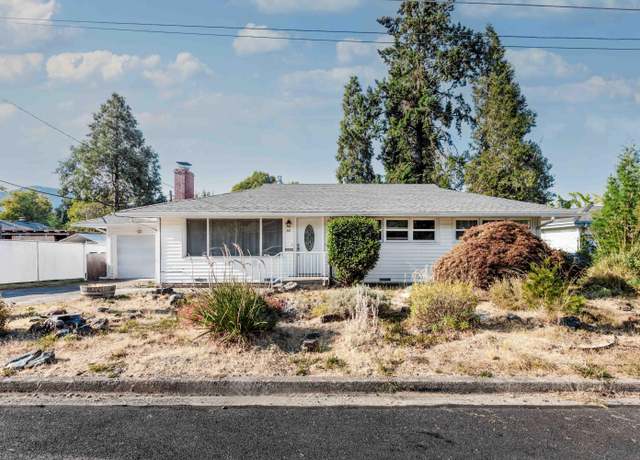 Property at 811 NE Clyde Pl, Grants Pass, OR 97526, 3 beds, 1 bath