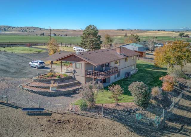 Property at 950 SE Dover Ln, Madras, OR 97741, 4 beds, 2.5 baths