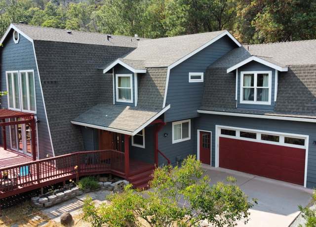 Property at 4550 W Griffin Creek Rd, Medford, OR 97501, 3 beds, 3 baths