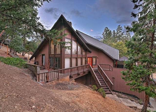 Property at 327 Laurelwood Dr, Jacksonville, OR 97530, 2 beds, 2 baths