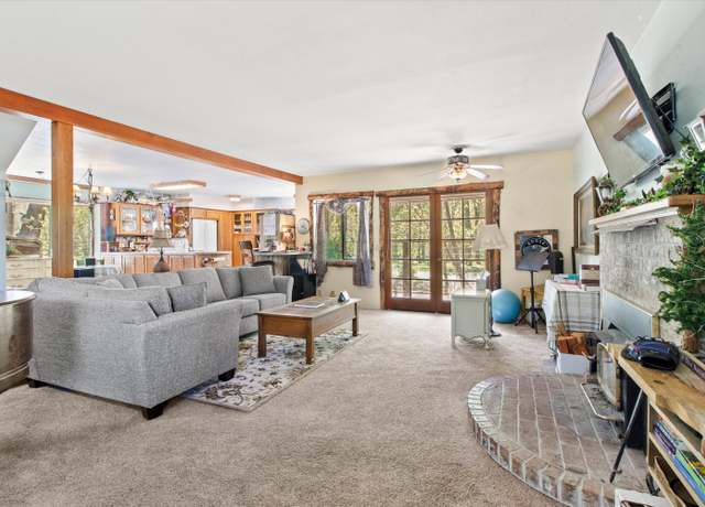 Property at 13291 Hwy 238, Jacksonville, OR 97530, 4 beds, 4.5 baths
