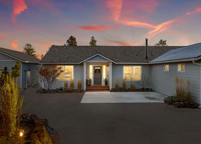 Property at 17725 Mountain View Rd, Sisters, OR 97759, 4 beds, 3 baths