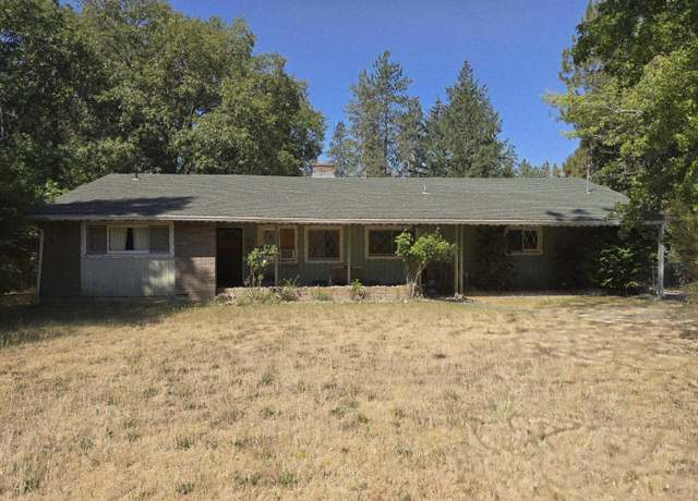 Property at 153 Elaine Dr, Grants Pass, OR 97527, 2 beds, 2 baths
