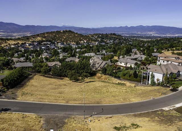 Property at 5651 Autumn Park Dr, Medford, OR 97504