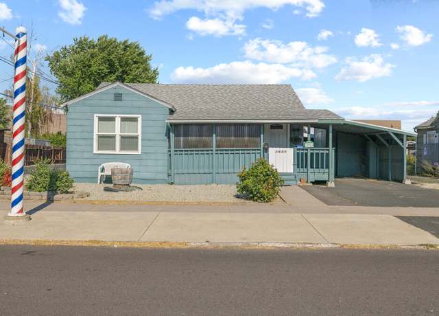 Property at 1633 Division St, Klamath Falls, OR 97601, 3 beds, 2.5 baths