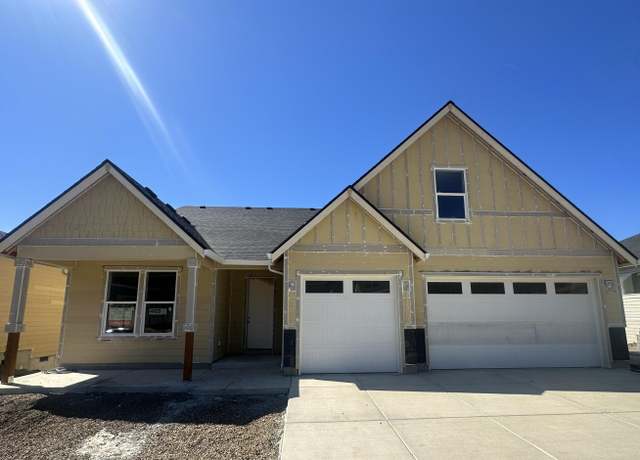 Property at 107 Butte Springs Trl #469, Eagle Point, OR 97524, 4 beds, 3 baths
