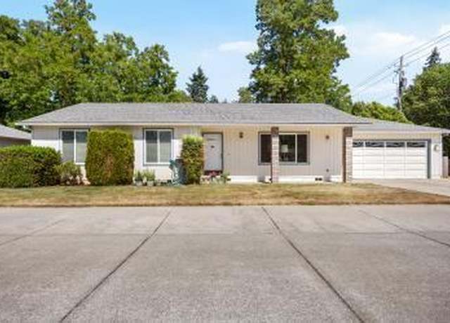 Property at 530 E Park St, Grants Pass, OR 97527, 3 beds, 2 baths