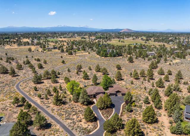Property at 61275 Lane Knolls Ct, Bend, OR 97702, 3 beds, 2.5 baths