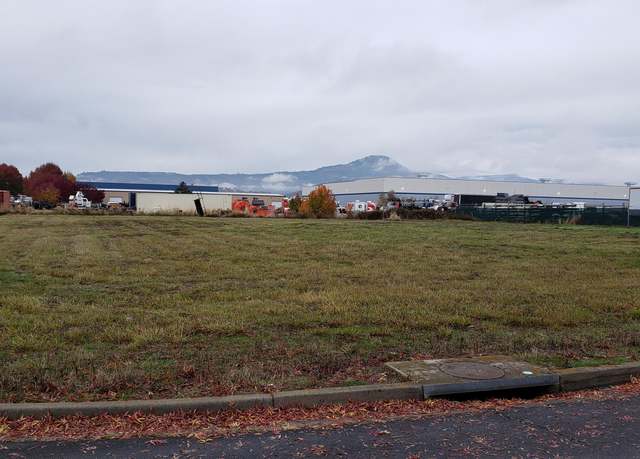 Property at 4796 Airway Dr, Medford, OR 97504