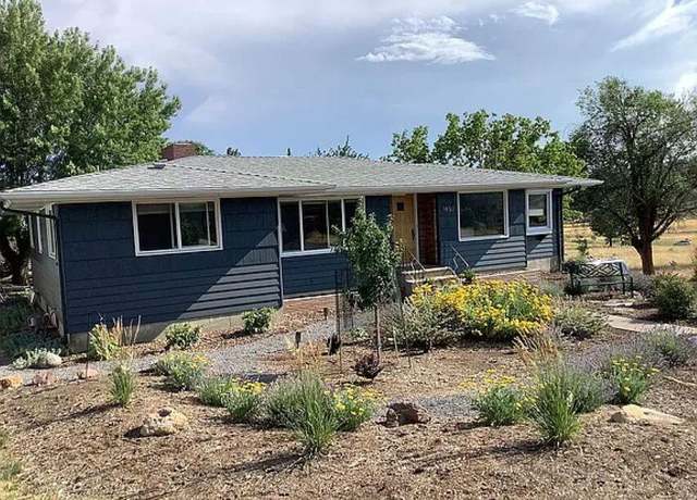 Property at 1830 Hawthorne St, Klamath Falls, OR 97601, 3 beds, 2.5 baths