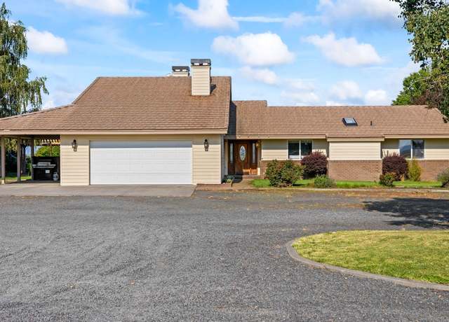 Property at 20 NW Dogwood Ln, Madras, OR 97741, 3 beds, 2.5 baths