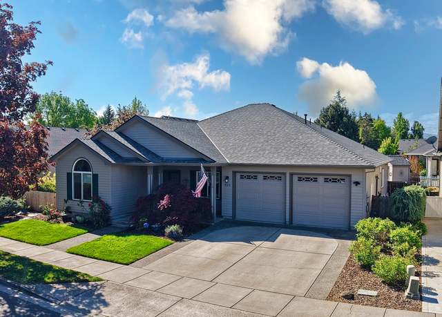 Property at 761 Griffin Oaks Dr, Central Point, OR 97502, 3 beds, 2 baths
