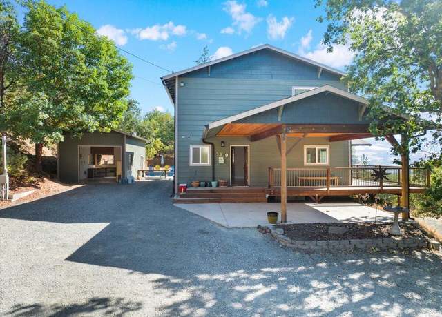 Property at 5320 Coleman Creek Rd, Medford, OR 97501, 3 beds, 2.5 baths