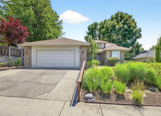 Property at 3218 Larue Dr, Medford, OR 97504, 3 beds, 2 baths