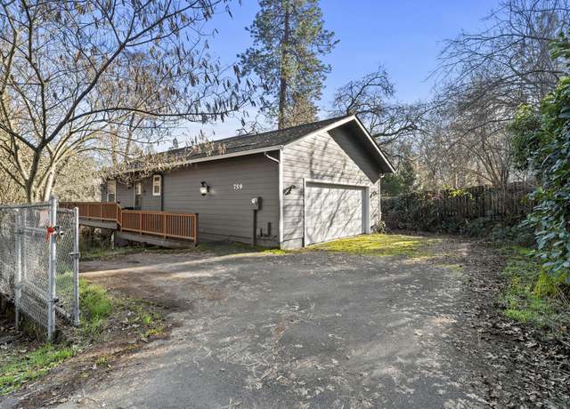 Property at 759 NW Bellevue Pl, Grants Pass, OR 97526, 3 beds, 2 baths