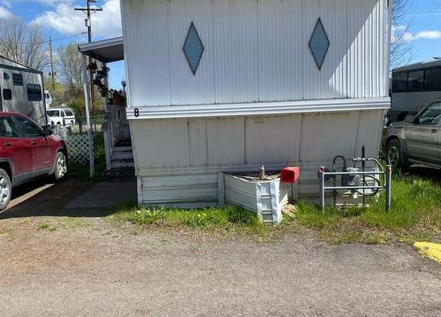 Property at 6800 S 6th St Spc 8, Klamath Falls, OR 97603, 2 beds, 1.5 baths