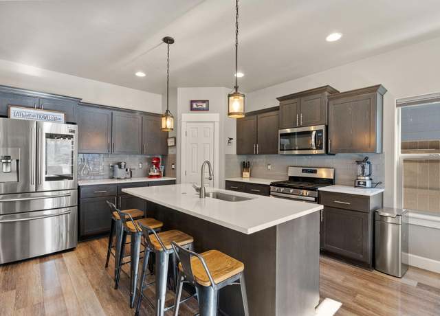 Property at 3526 NE Crystal Springs Dr, Bend, OR 97701, 4 beds, 2.5 baths