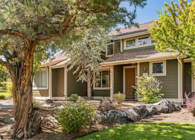 Property at 695 Sagebush Cir, Redmond, OR 97756, 3 beds, 2.5 baths