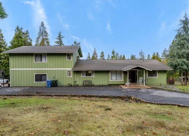 Property at 792 Summit Loop, Grants Pass, OR 97527, 3 beds, 2.5 baths