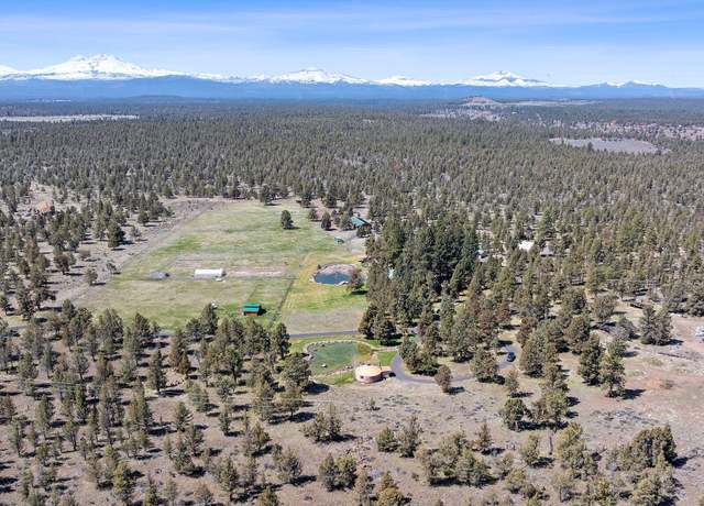 Property at 18080 Wanona Rd, Sisters, OR 97759, 5 beds, 3 baths
