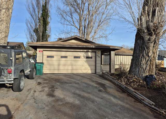 Property at 1121 Merryman Dr, Klamath Falls, OR 97603, 3 beds, 2 baths