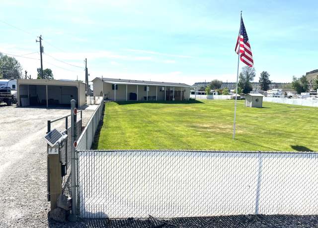 Property at 1564 NW Studebaker Dr, Prineville, OR 97754, 2 beds, 2 baths