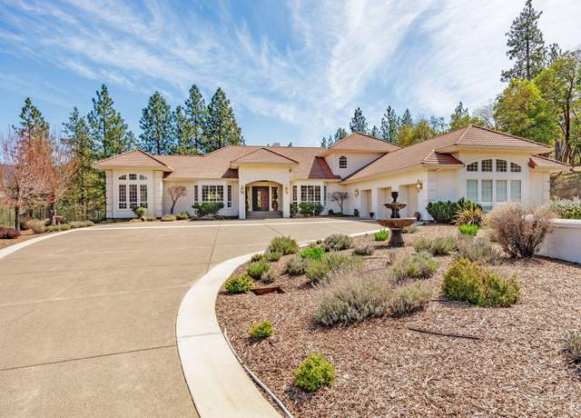 Property at 7230 Pine Ridge Dr, Medford, OR 97504, 4 beds, 5.5 baths
