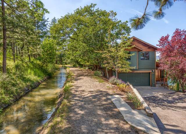 Property at 940 Pinecrest Ter, Ashland, OR 97520, 3 beds, 3 baths