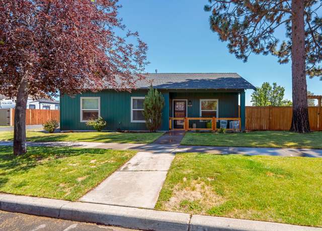 Property at 61178 Brookhollow Dr, Bend, OR 97702, 3 beds, 2 baths
