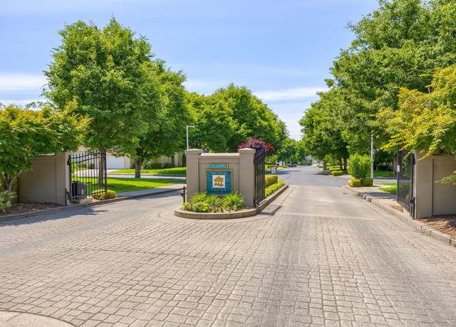 Property at 617 Cherrywood Dr, Medford, OR 97504, 2 beds, 2 baths