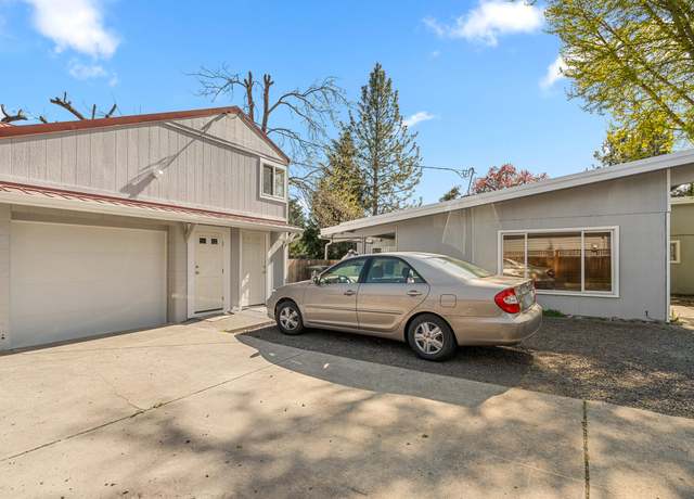 Property at 787 S Shasta Ave, Eagle Point, OR 97524, 3 beds, 2 baths
