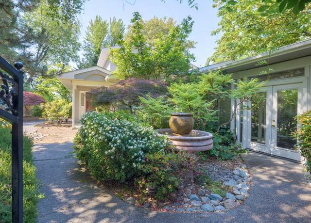 Property at 737 SE M St, Grants Pass, OR 97526, 3 beds, 4 baths