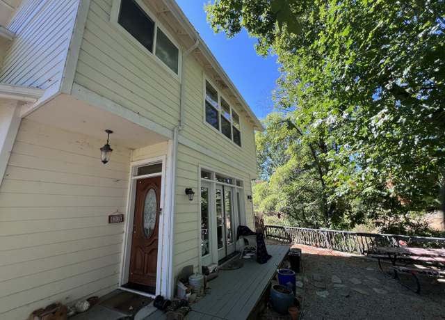 Property at 253 SW Central Ave, Grants Pass, OR 97526, 3 beds, 2.5 baths