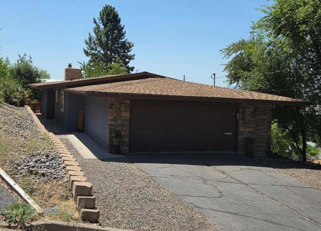 Property at 2032 Huron St, Klamath Falls, OR 97601, 2 beds, 2 baths