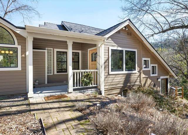 Property at 514 Granite St, Ashland, OR 97520, 3 beds, 2.5 baths