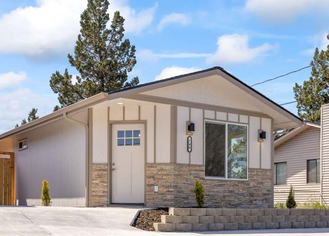 Property at 746 SW Madison St, Madras, OR 97741, 3 beds, 2 baths