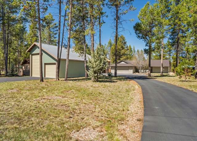 Property at 55957 Wood Duck Dr, Bend, OR 97707, 3 beds, 2 baths