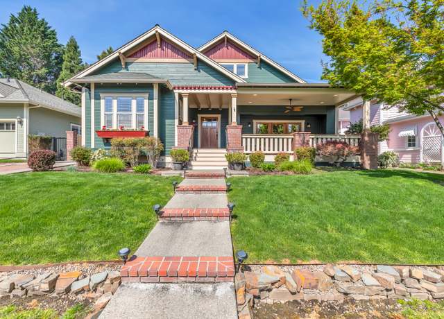 Property at 325 Jackson Creek Dr, Jacksonville, OR 97530, 4 beds, 3.5 baths