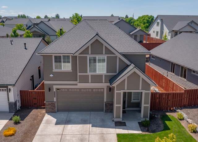 Property at 1144 NE Henry Dr, Prineville, OR 97754, 4 beds, 2.5 baths
